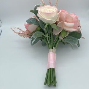 NWT BOUQUET OF FLOWERS PASTEL